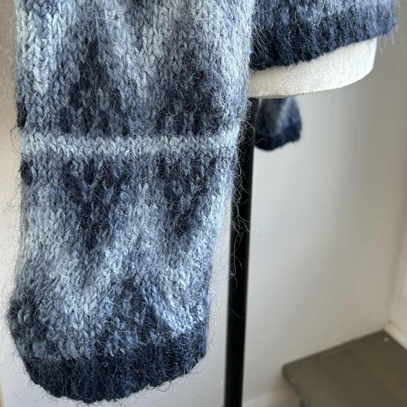 Vintage Deane & White Blue Ombré Chevron Mohair-Blend Sweater w/ Fringe – US M - Picture 10 of 12